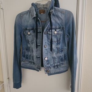 American Eagle Outfitters Light Blue Jean Jacket